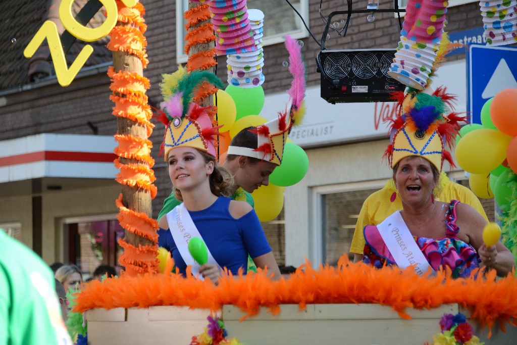 ../Images/Zomercarnaval Noordwijkerhout 2016 238.jpg